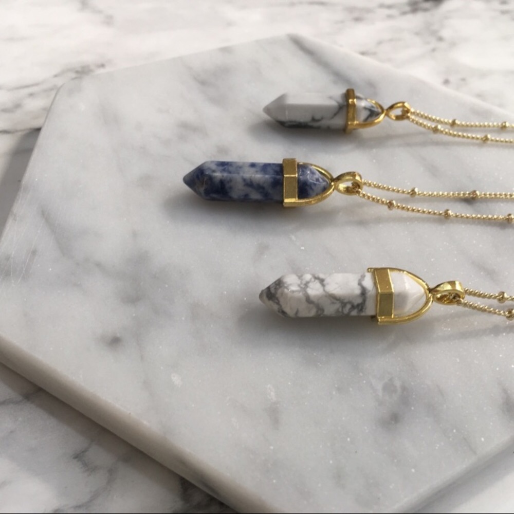 LAST ONE🦄Gold Marble Pendant Necklace - Picture 4 of 5